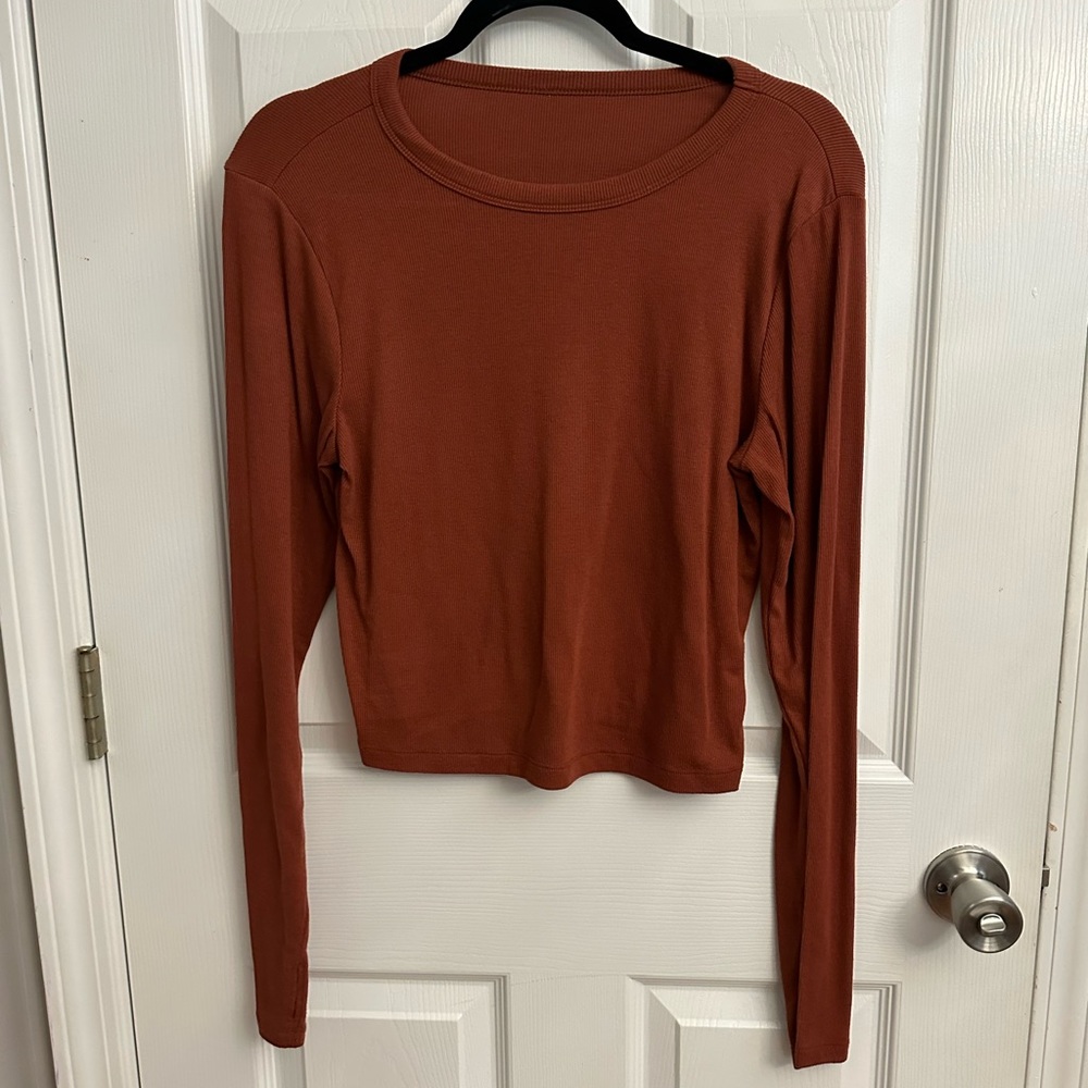 UltraLite Long-Sleeve Crew-Neck Ribbed Cropped Top for Women